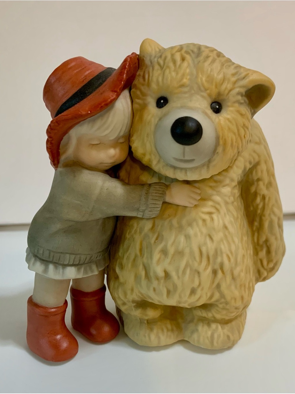 NBM Bahner Studios AG
1999 GIVE MORE HUGS GIVE MORE LOVE 535656 Vintage